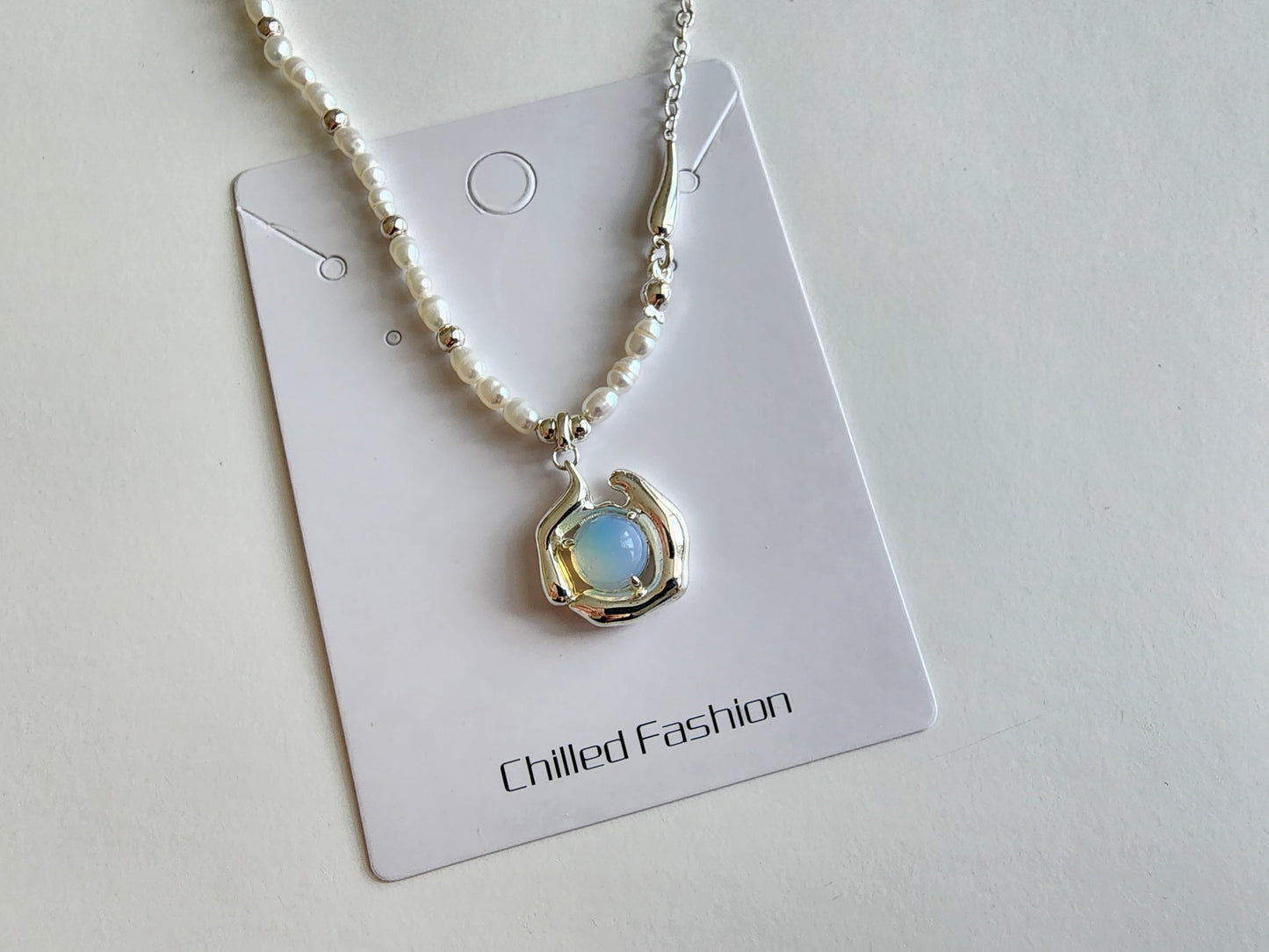 [Necklace] Natural Opal and Sterling Silver Pendant Necklace with Millet-Shaped Freshwater Pearl Chain