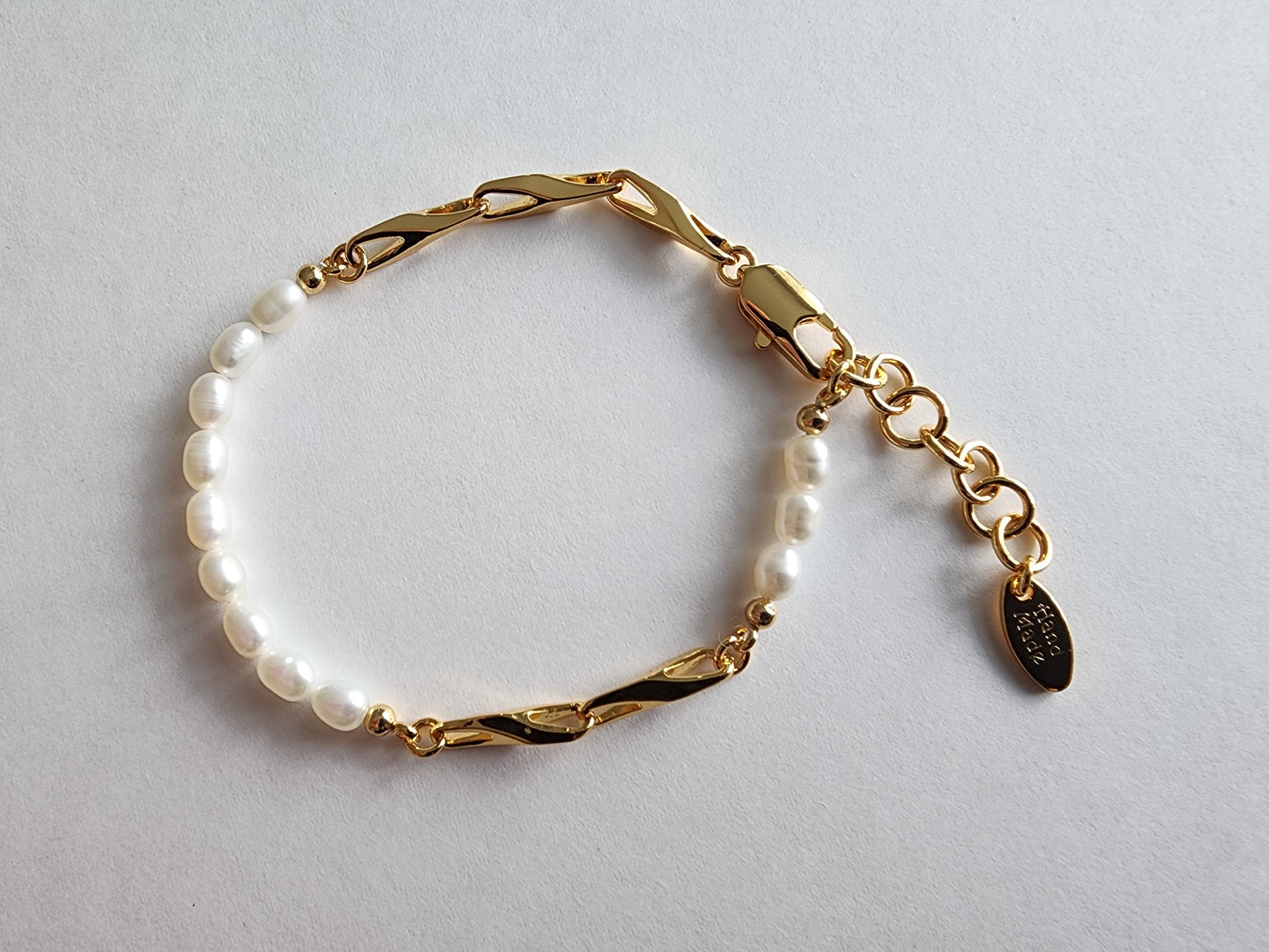 [Bracelet] Elegant Freshwater Pearl and 18K Gold Plated Bracelet