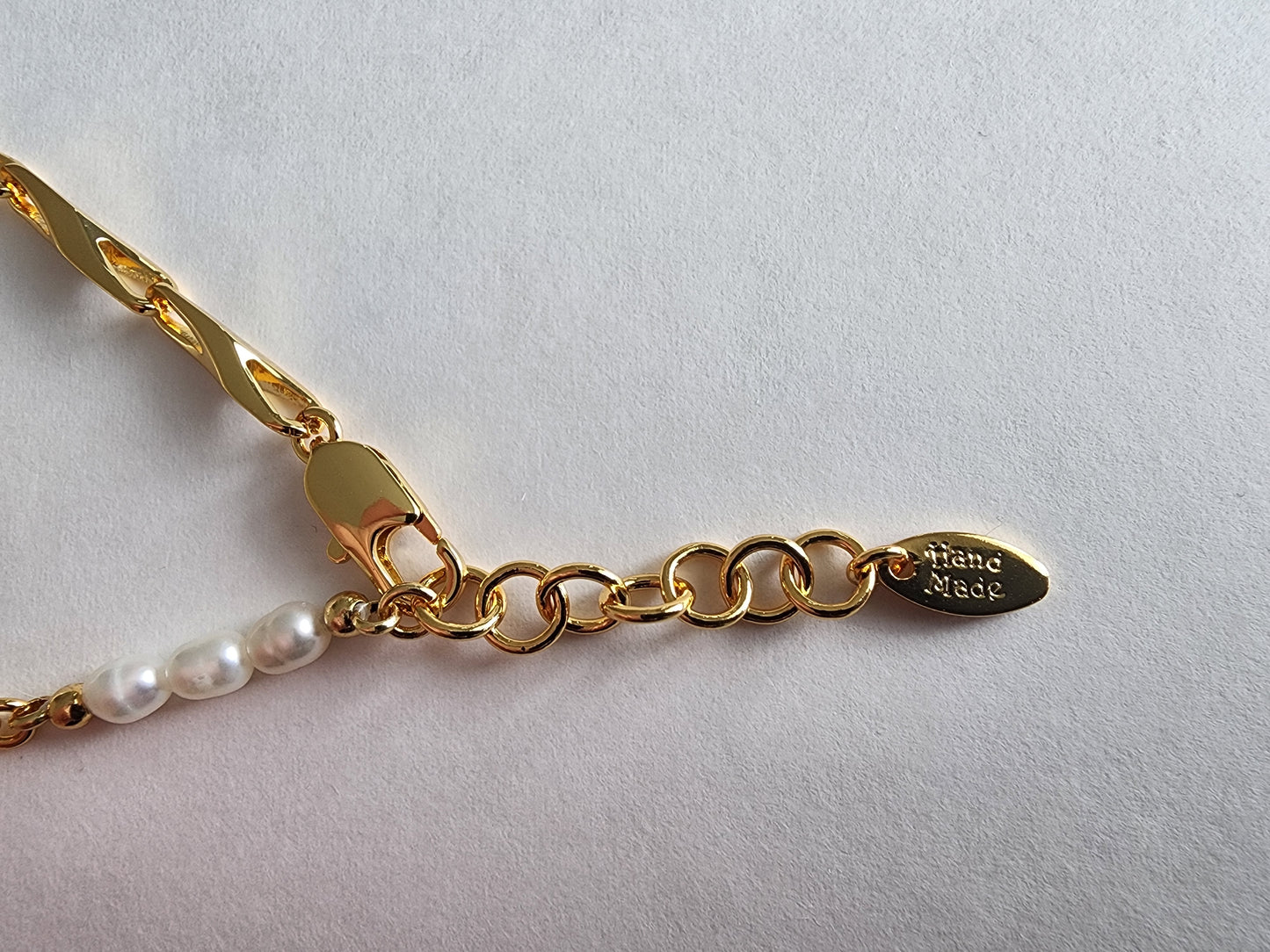 [Bracelet] Elegant Freshwater Pearl and 18K Gold Plated Bracelet