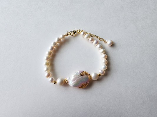 [Bracelet] Gold Foil Baroque Pearl and Freshwater Pearl Bracelet with Gold Plated Brass Accents