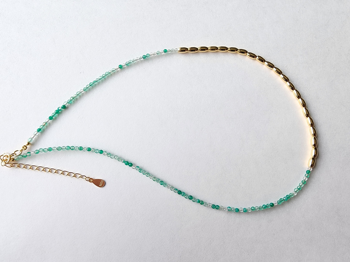 [Necklace] Elegant Gold-Plated Sterling Silver and Green Agate Beaded Necklace with Millet-Shaped Accents