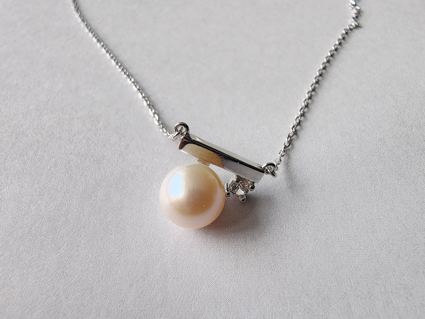 [Necklace] Sterling Silver Beam Necklace with Pearl and Zirconia Diamond