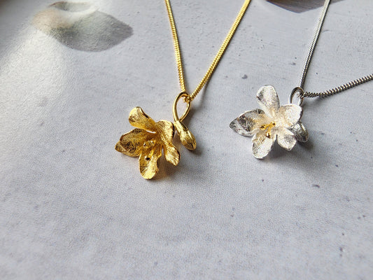 [Necklace] Elegant Sterling Silver Freesia Pendant Necklace