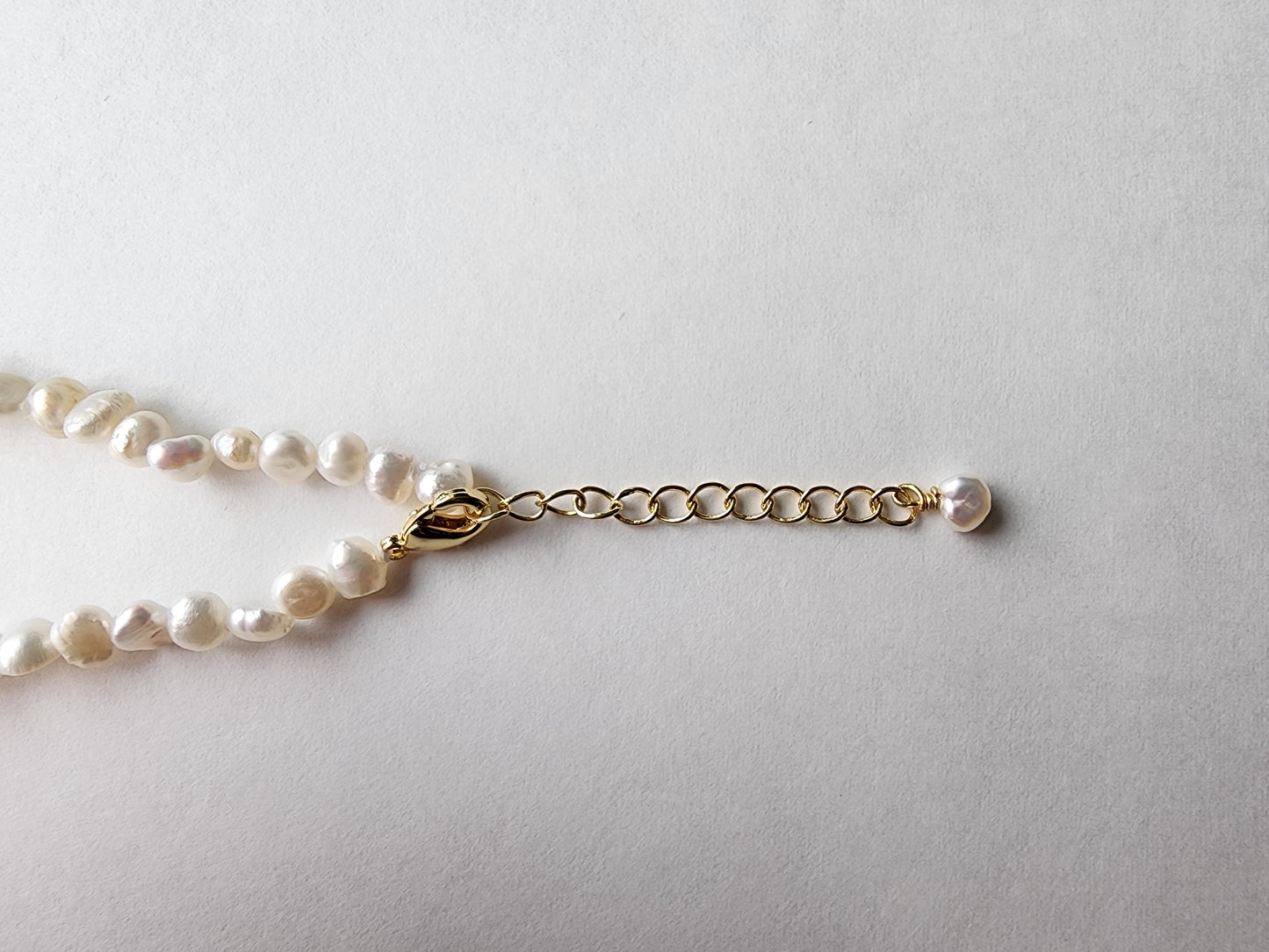 [Necklace] Elegant Baroque Pearl Necklace with Gold-Filled Alloy Details