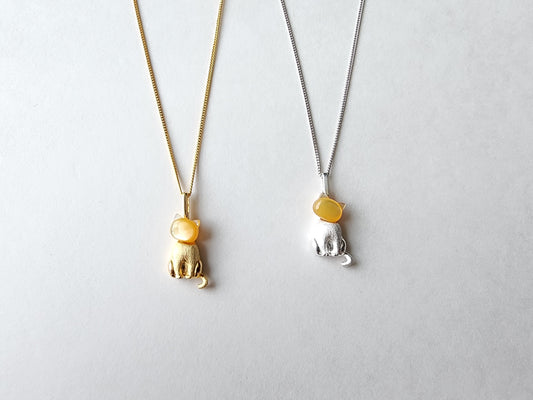 [Necklace] Adorable Sterling Silver and Natural Yellow Shell Cat Pendant Necklace