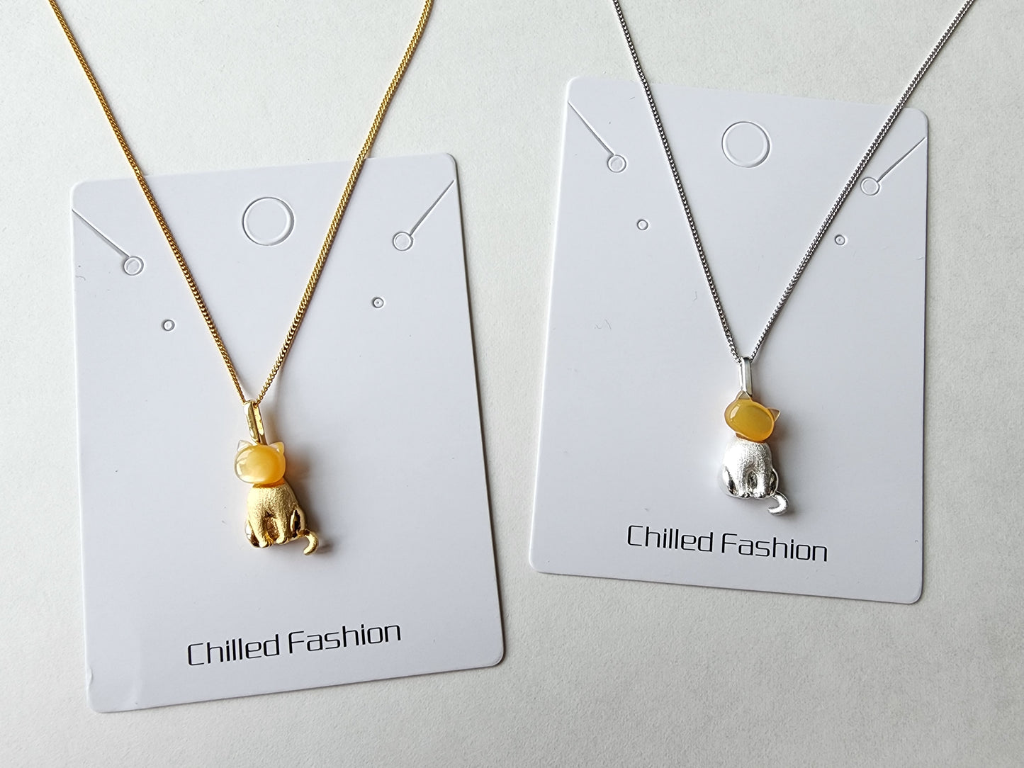 [Necklace] Adorable Sterling Silver and Natural Yellow Shell Cat Pendant Necklace