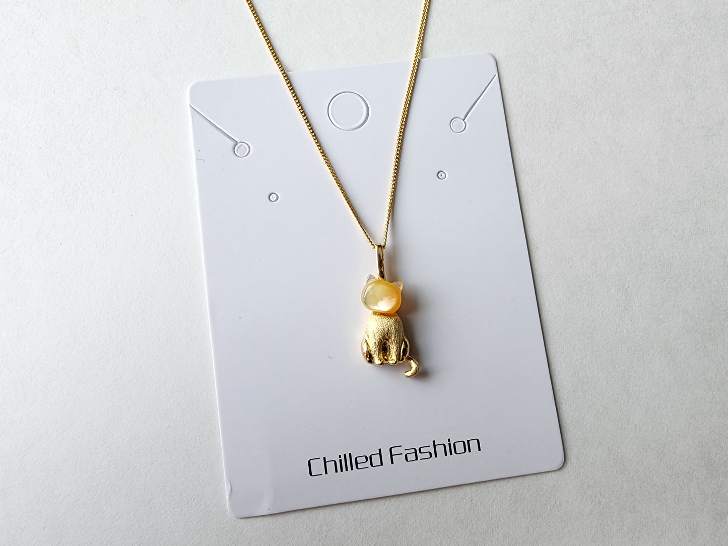 [Necklace] Adorable Sterling Silver and Natural Yellow Shell Cat Pendant Necklace