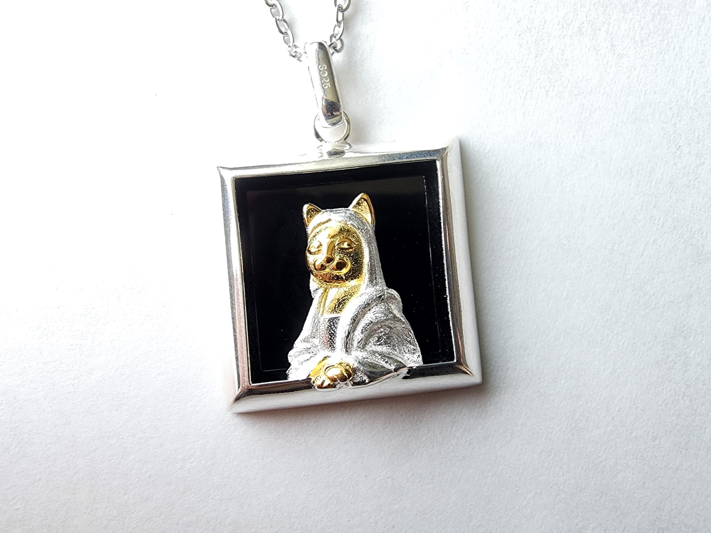 [Necklace] The Feline Mona Lisa Onyx and Sterling Silver Pendant Necklace