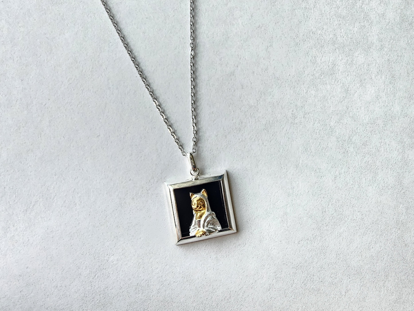 [Necklace] The Feline Mona Lisa Onyx and Sterling Silver Pendant Necklace