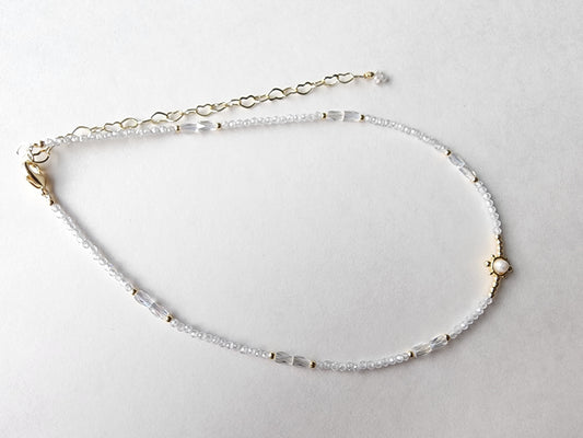 [Necklace] Elegant Clear Quartz and Freshwater Pearl Necklace with Gold Plated Alloy Accents