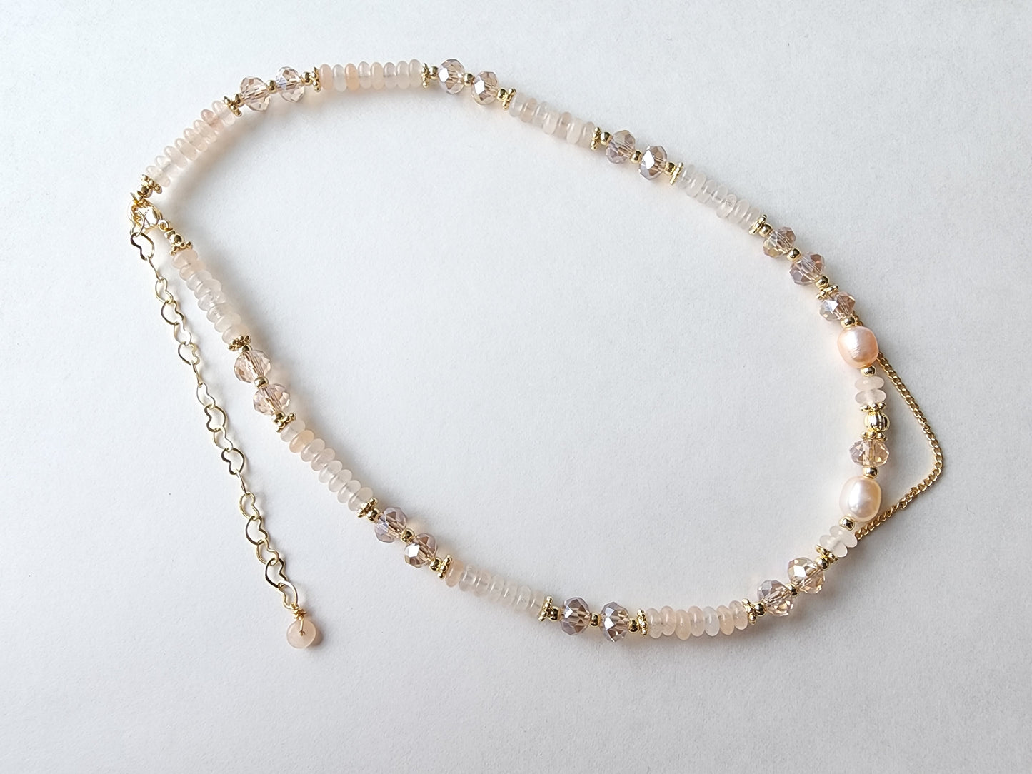 [Necklace] Elegant Freshwater Pearl, Smoky Quartz, and Pink Aventurine Necklace with Gold-Plated Alloy