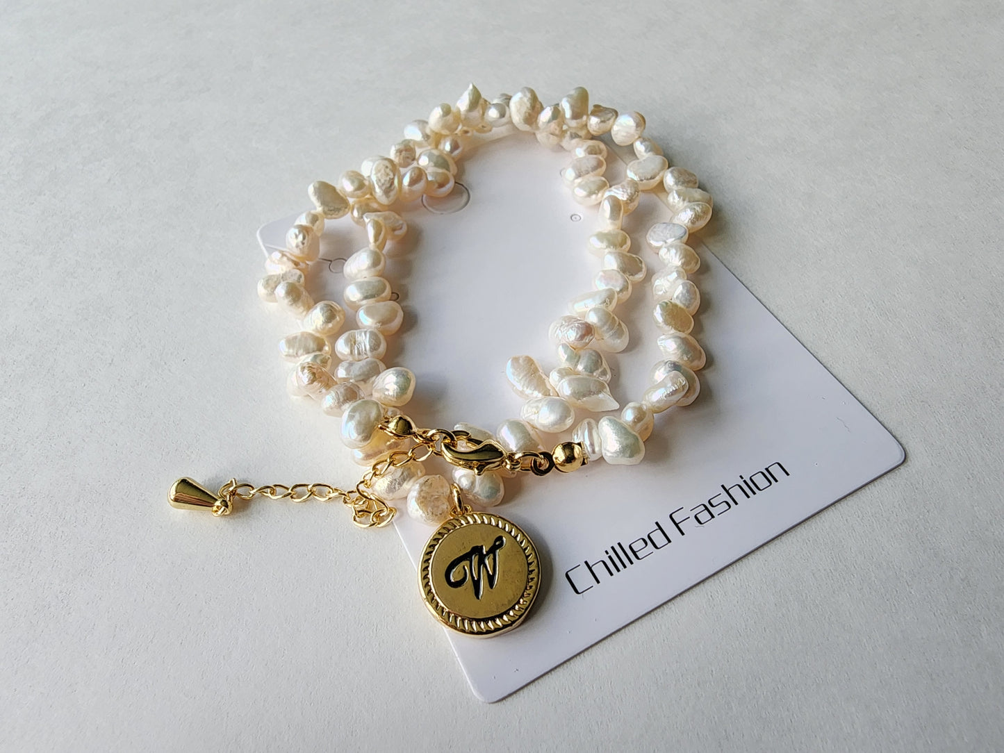 [Necklace] Delicate Baroque Pearl Necklace with Gold-Plated Brass W Pendant