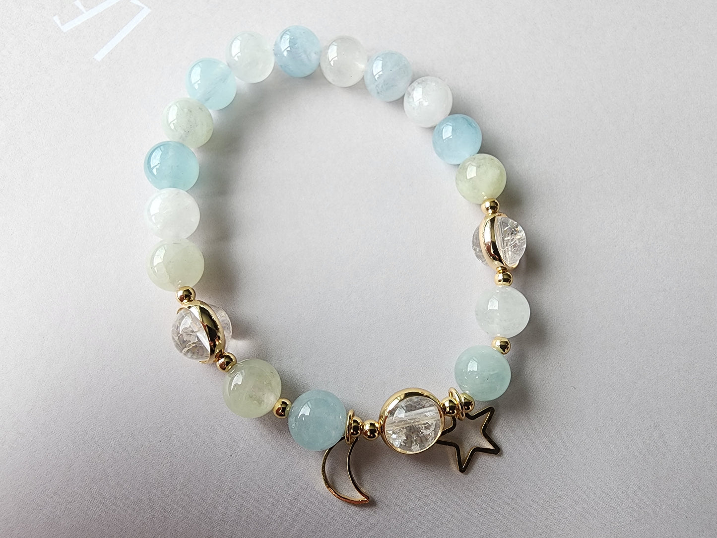 [Bracelet] Aquamarine and Clear Quartz Beaded Bracelet with Gold Plated Brass and Hollow Moon and Star Charm