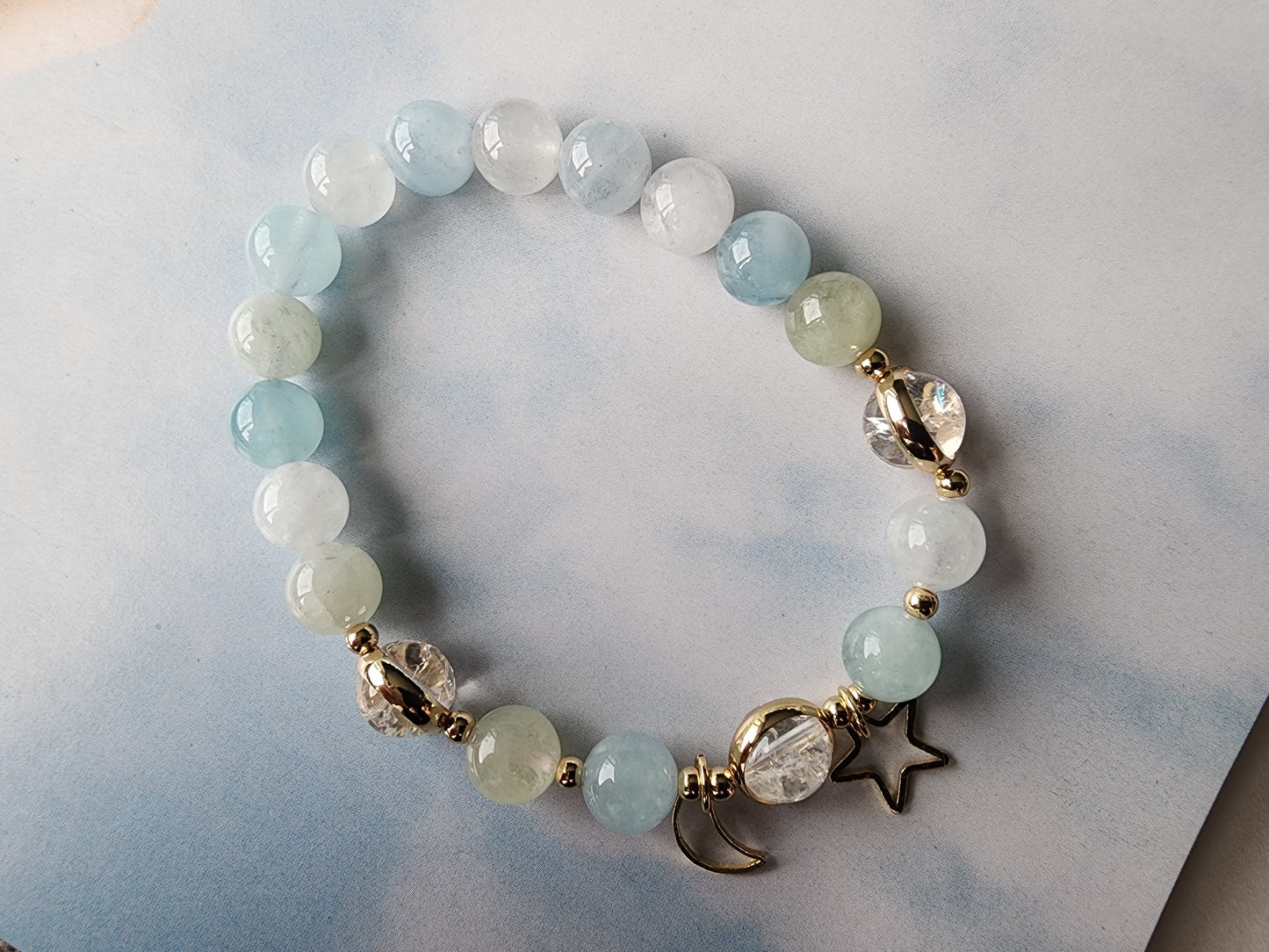 [Bracelet] Aquamarine and Clear Quartz Beaded Bracelet with Gold Plated Brass and Hollow Moon and Star Charm