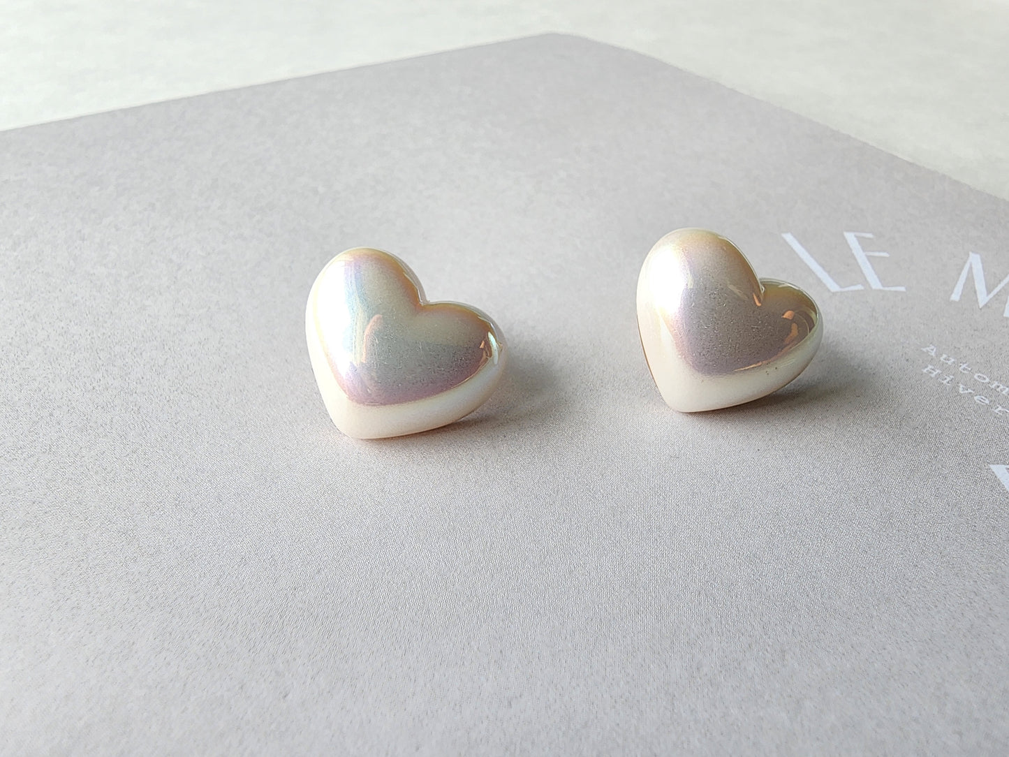 [Earrings] Heart-Shaped Artificial Mabe Pearl Earrings in Sterling Silver - Available in Large and Small Sizes