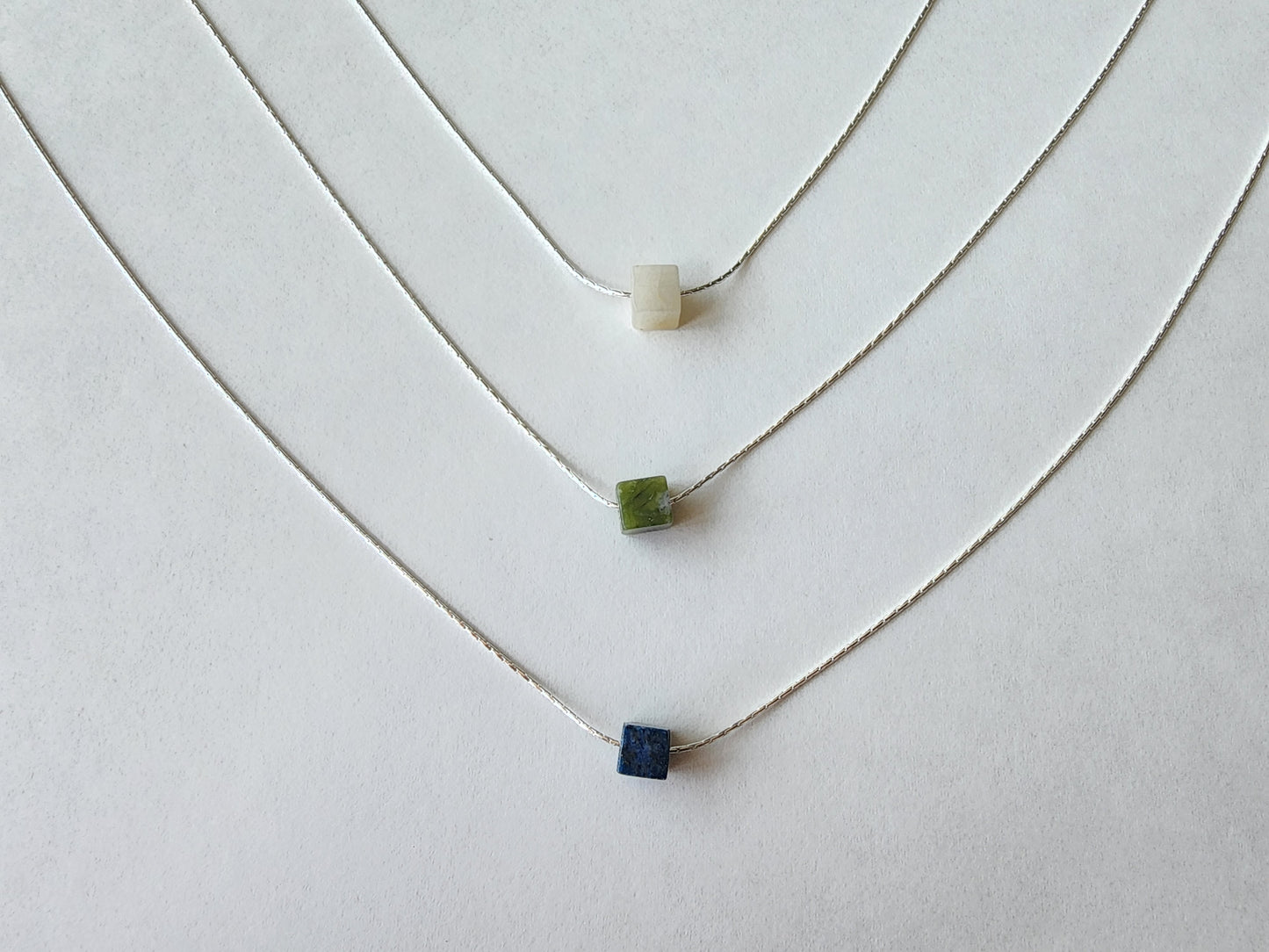 [Necklace] Sterling Silver Cube Necklace with Choice of Light Yellow, Green, or Blue Stone