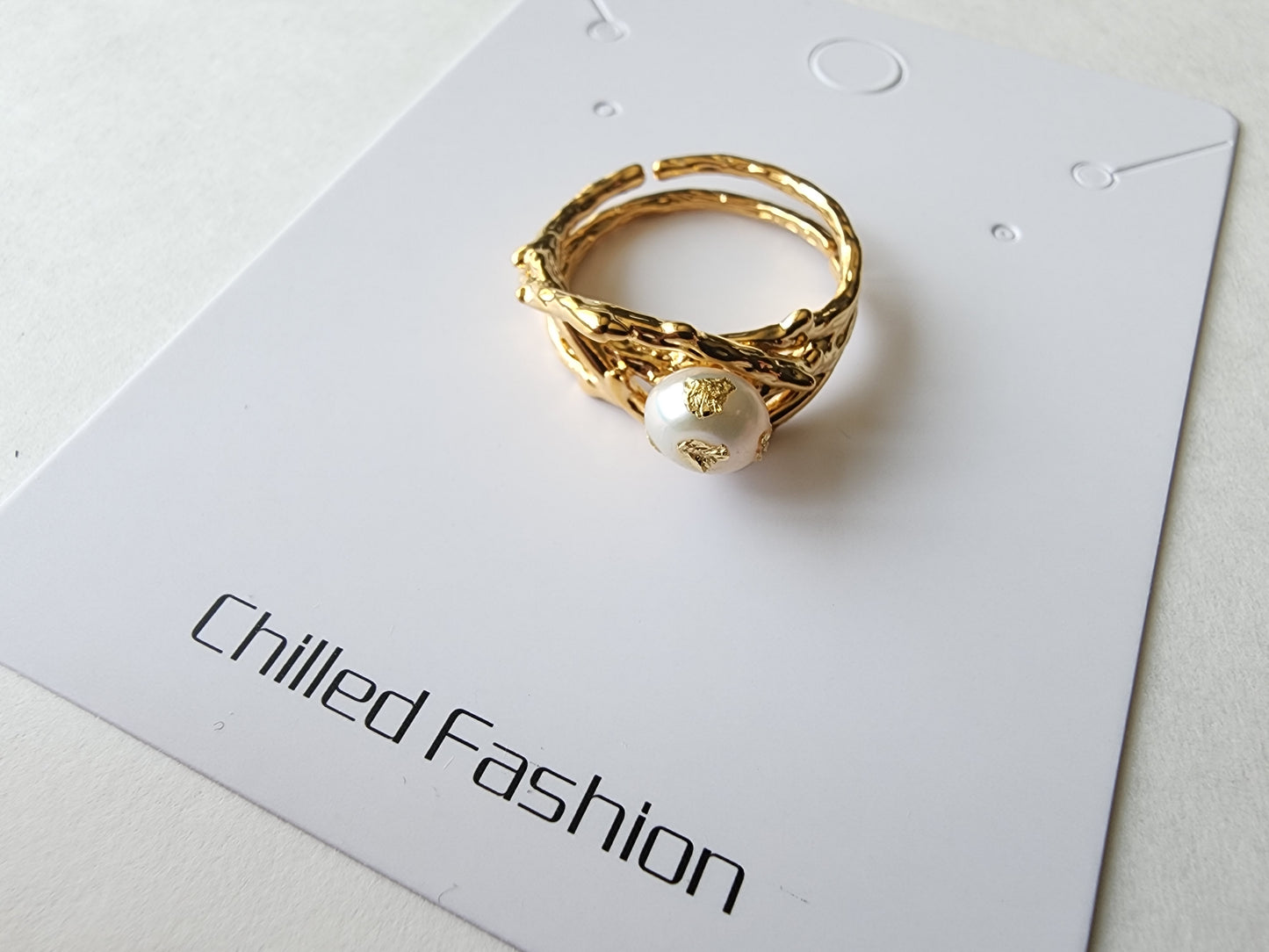 [Ring] Golden Bird’s Nest Ring with Freshwater Pearl and Gold Foil Accents