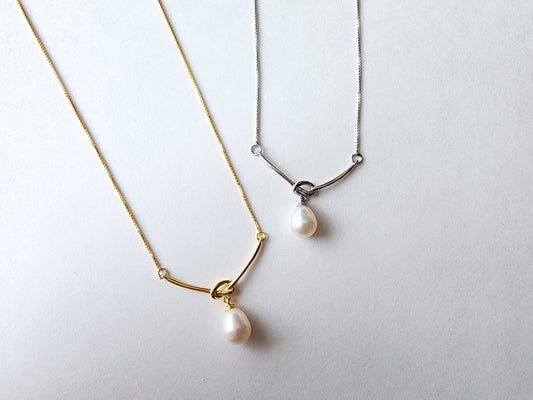 [Necklace] Elegant Sterling Silver Knot Necklace with Freshwater Pearl