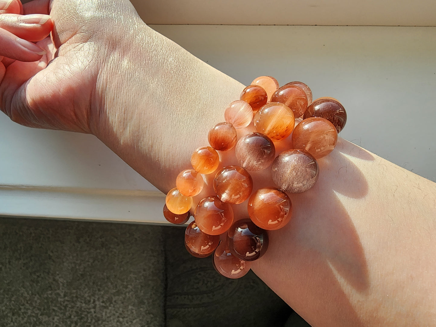 [Bracelet] Elegant Rabbit Hair Quartz 兔毛 Bracelet - A Touch of Nature’s Beauty