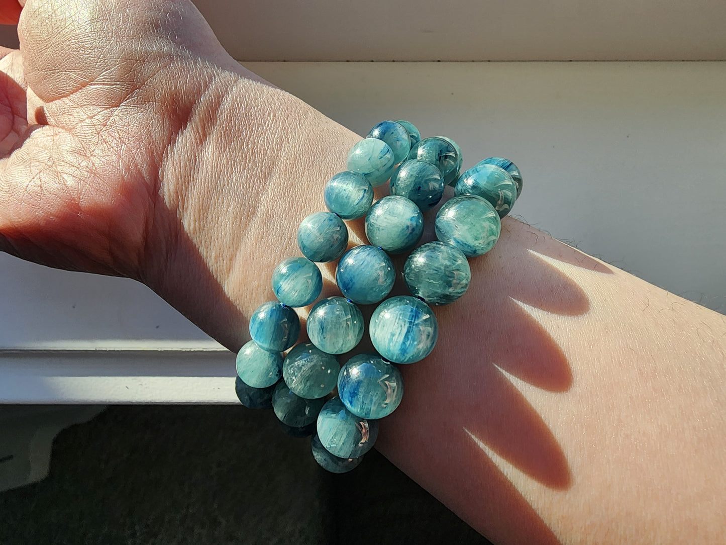 [Bracelet] Elegant Blue-Green Kyanite 蓝绿晶 Gemstone Bracelet - A Touch of Nature’s Beauty