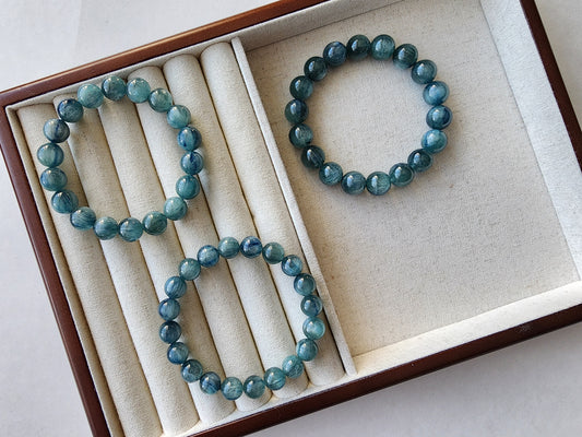 [Bracelet] Elegant Blue-Green Kyanite 蓝绿晶 Gemstone Bracelet - A Touch of Nature’s Beauty