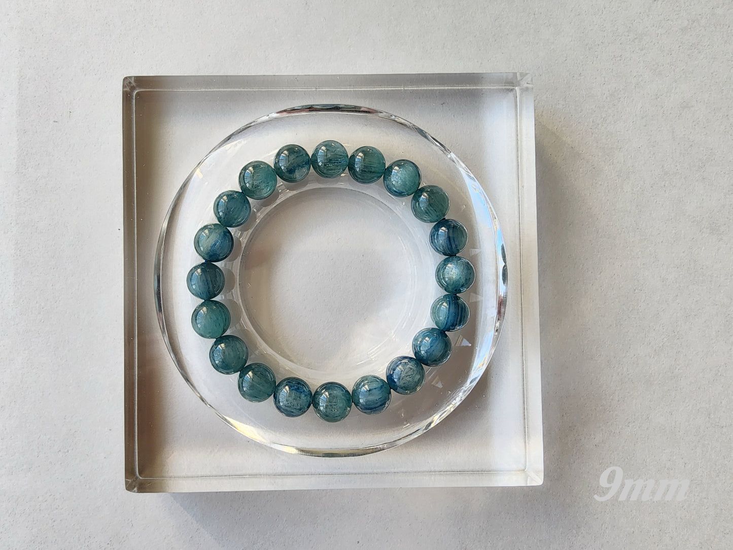 [Bracelet] Elegant Blue-Green Kyanite 蓝绿晶 Gemstone Bracelet - A Touch of Nature’s Beauty