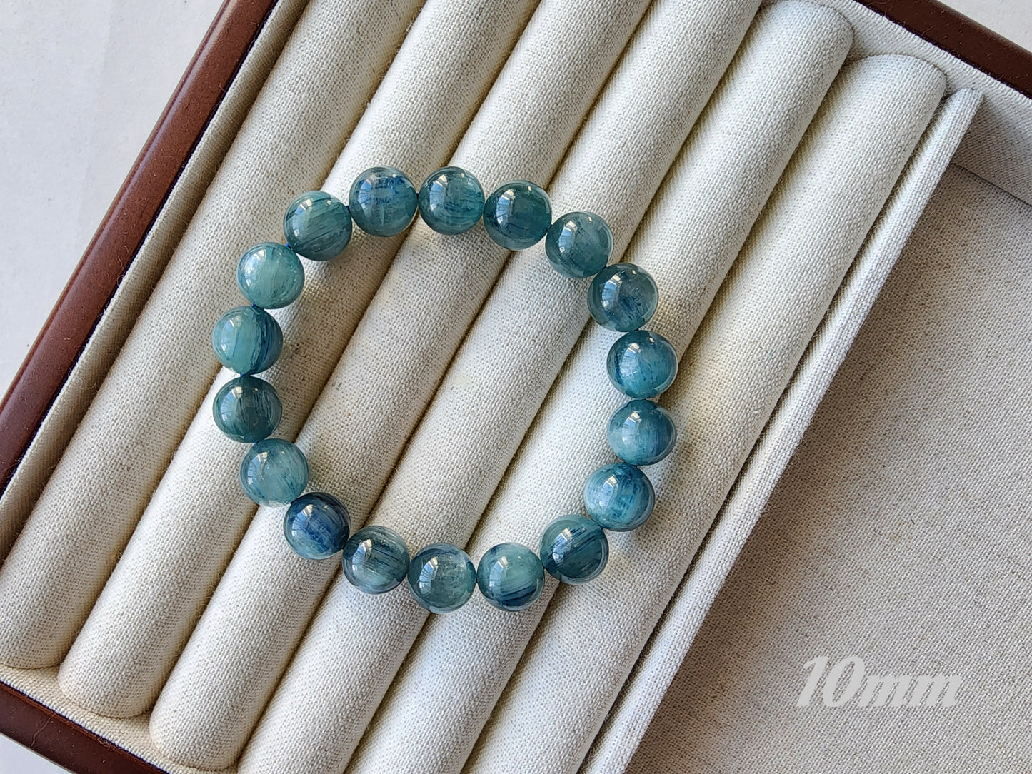 [Bracelet] Elegant Blue-Green Kyanite 蓝绿晶 Gemstone Bracelet - A Touch of Nature’s Beauty