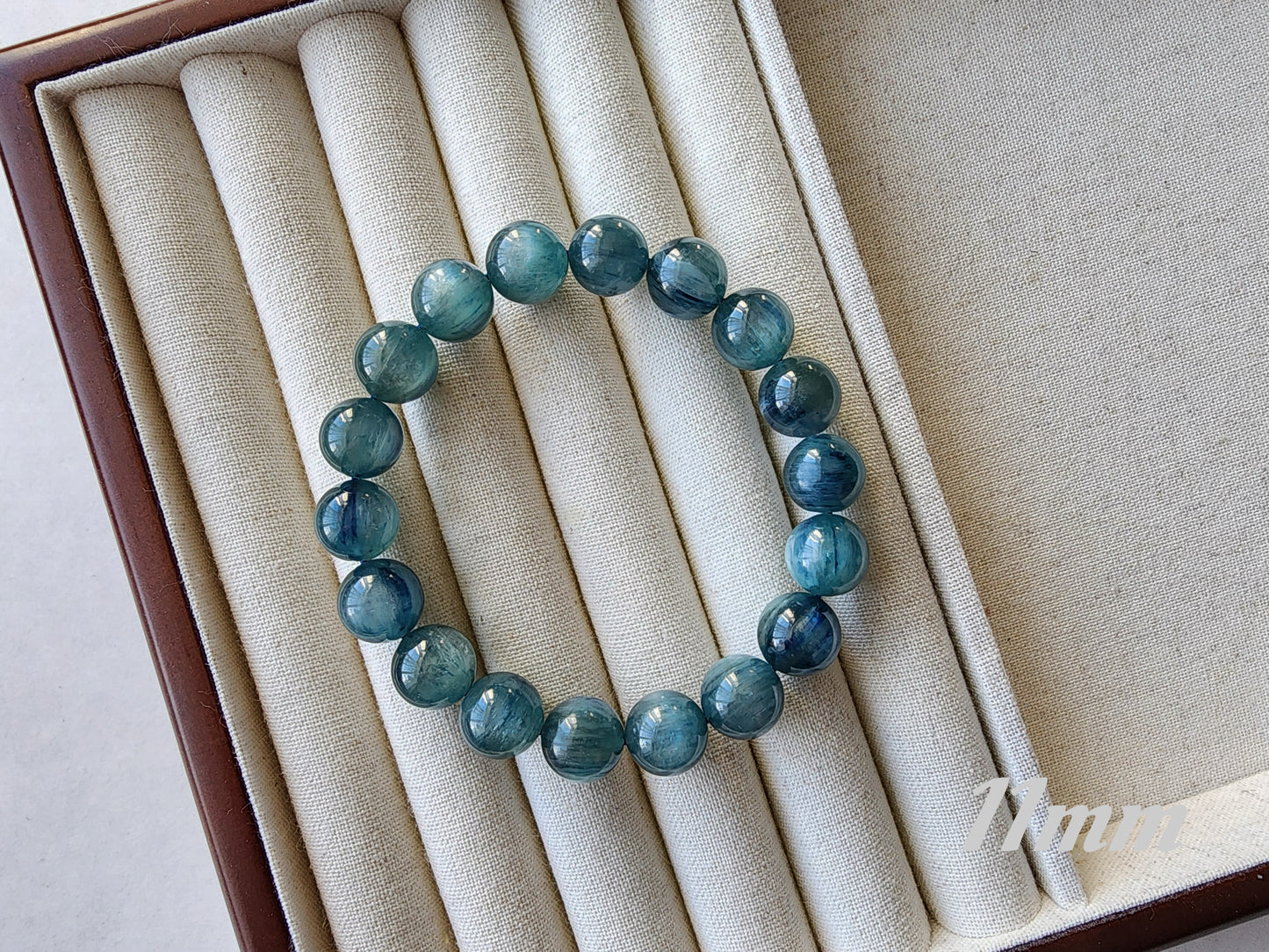 [Bracelet] Elegant Blue-Green Kyanite 蓝绿晶 Gemstone Bracelet - A Touch of Nature’s Beauty