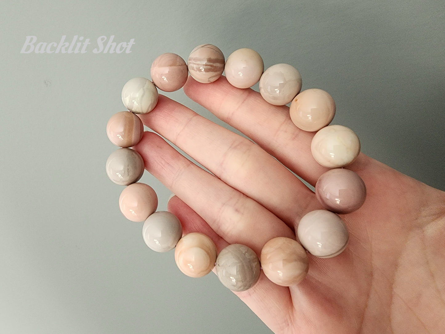 [Bracelet] Handcrafted 13mm Alashan Agate Beaded Bracelet - Elegant and Timeless Jewelry