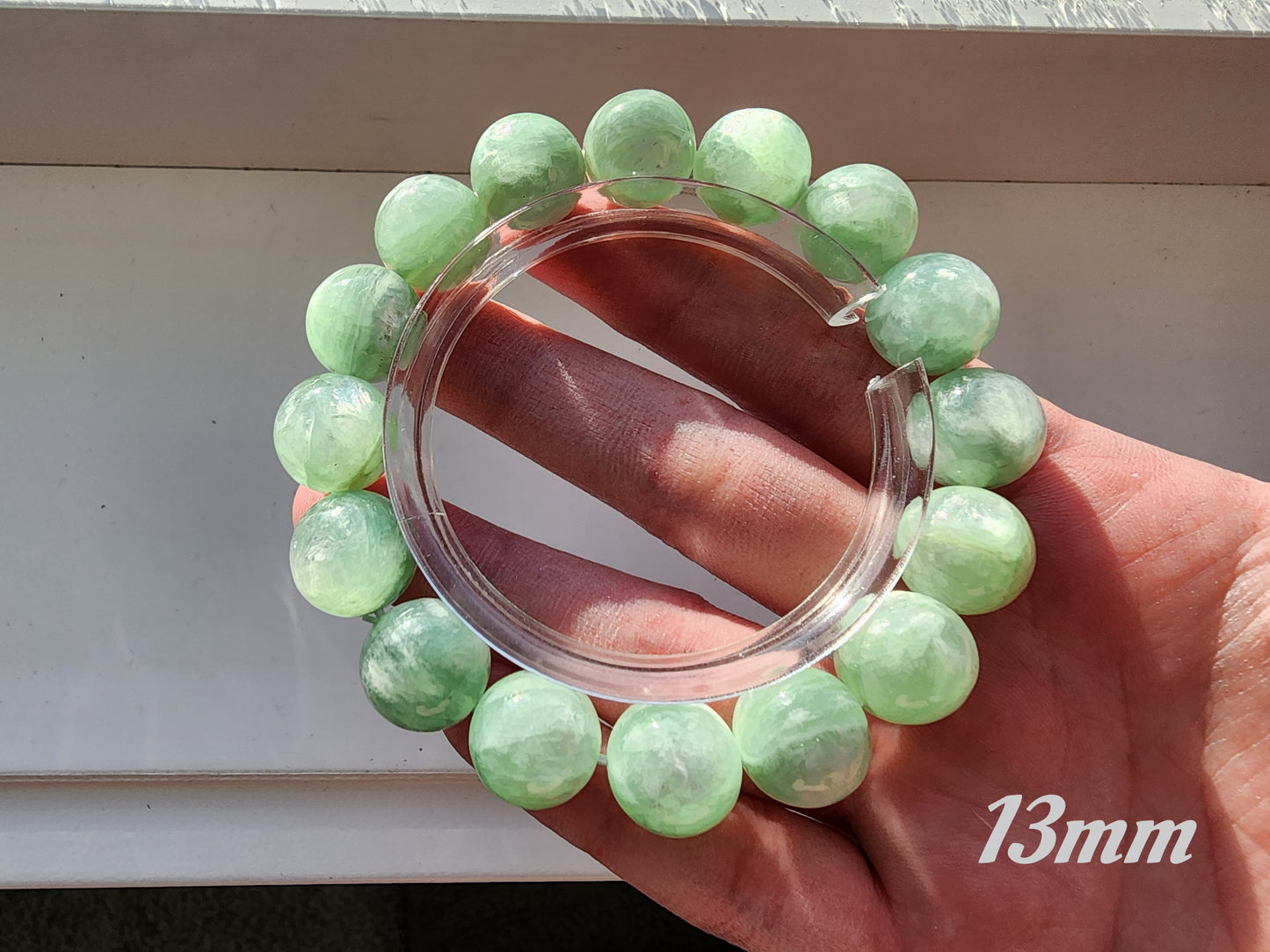 [Bracelet] Lustrous Light Green Emerald Lepidolite (翠祖母晶) Bracelet - A Touch of Elegance and Luxury