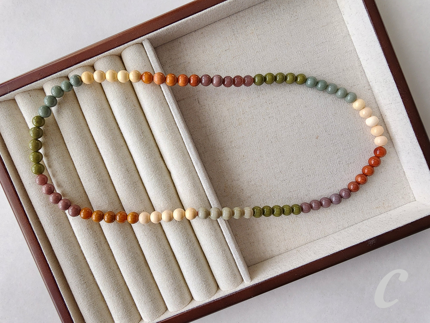 [Bracelet] Tri-Layered 7mm Alashan Agate Bracelet: A Symphony of Colors for Your Wrist