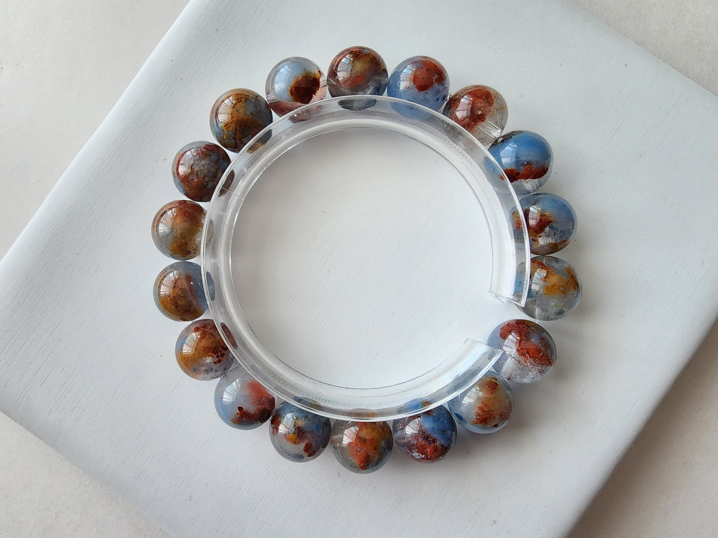 [Bracelet] Seaside Serenity: 11mm Dumortierite Beads with Red Accents 岛屿蓝线石