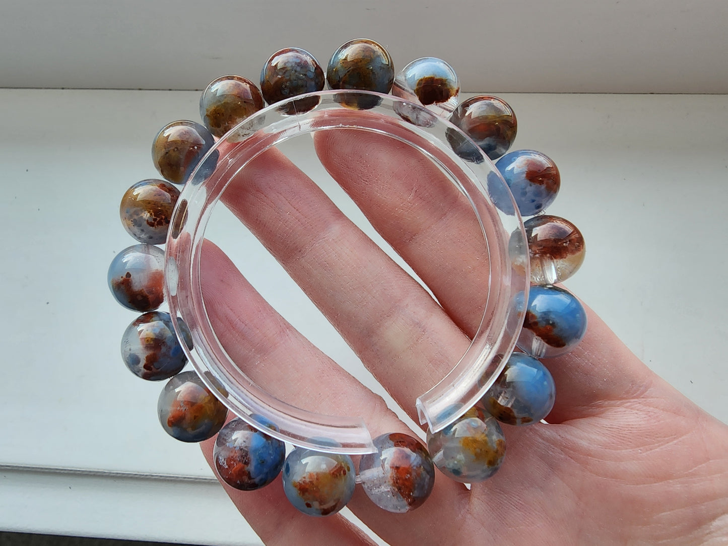 [Bracelet] Seaside Serenity: 11mm Dumortierite Beads with Red Accents 岛屿蓝线石