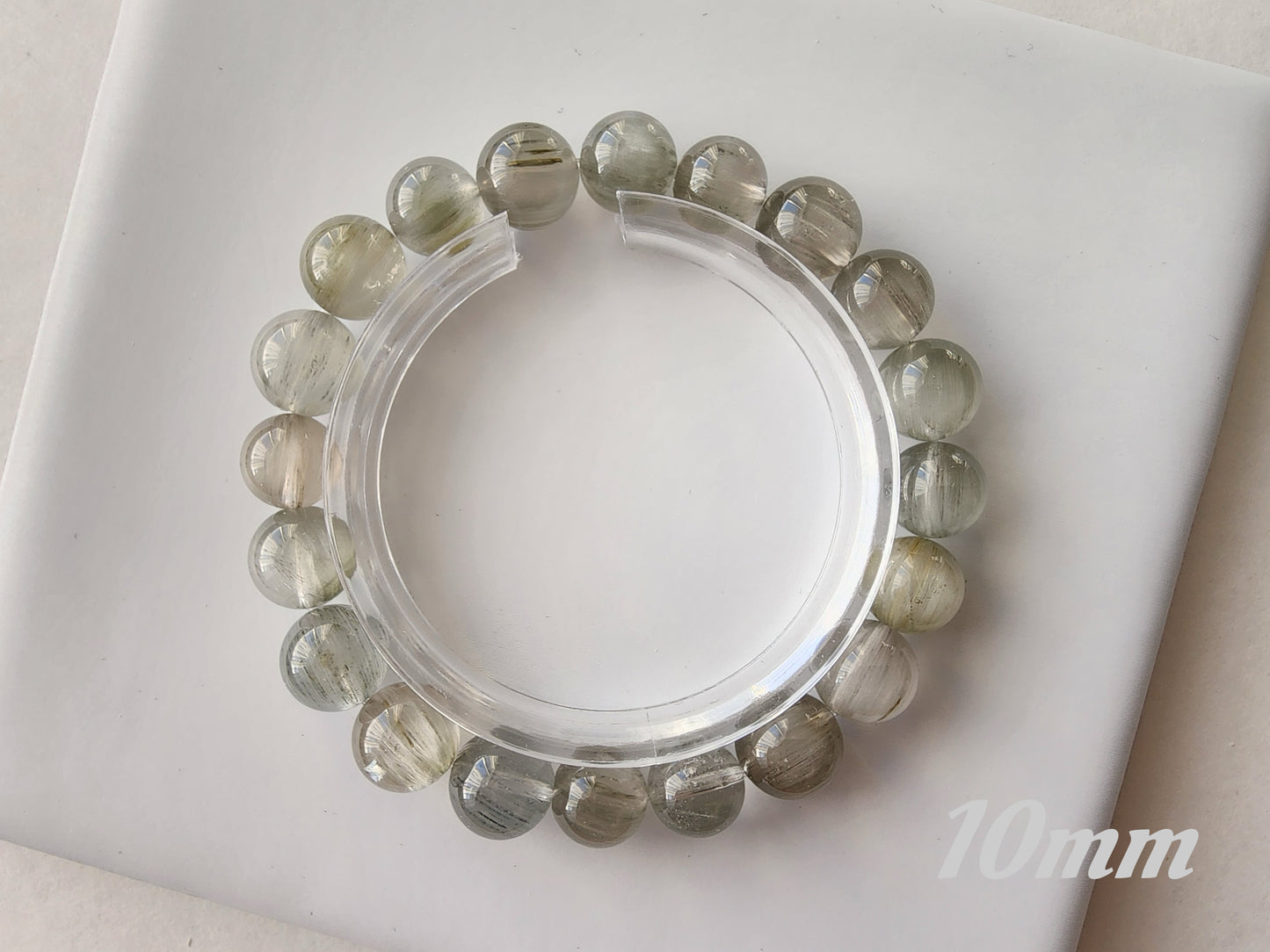 [Bracelet] Chic Gray-Blue Rabbit Hair Quartz 灰蓝兔毛 Bracelets - Elegant Round Beads for Stylish Comfort