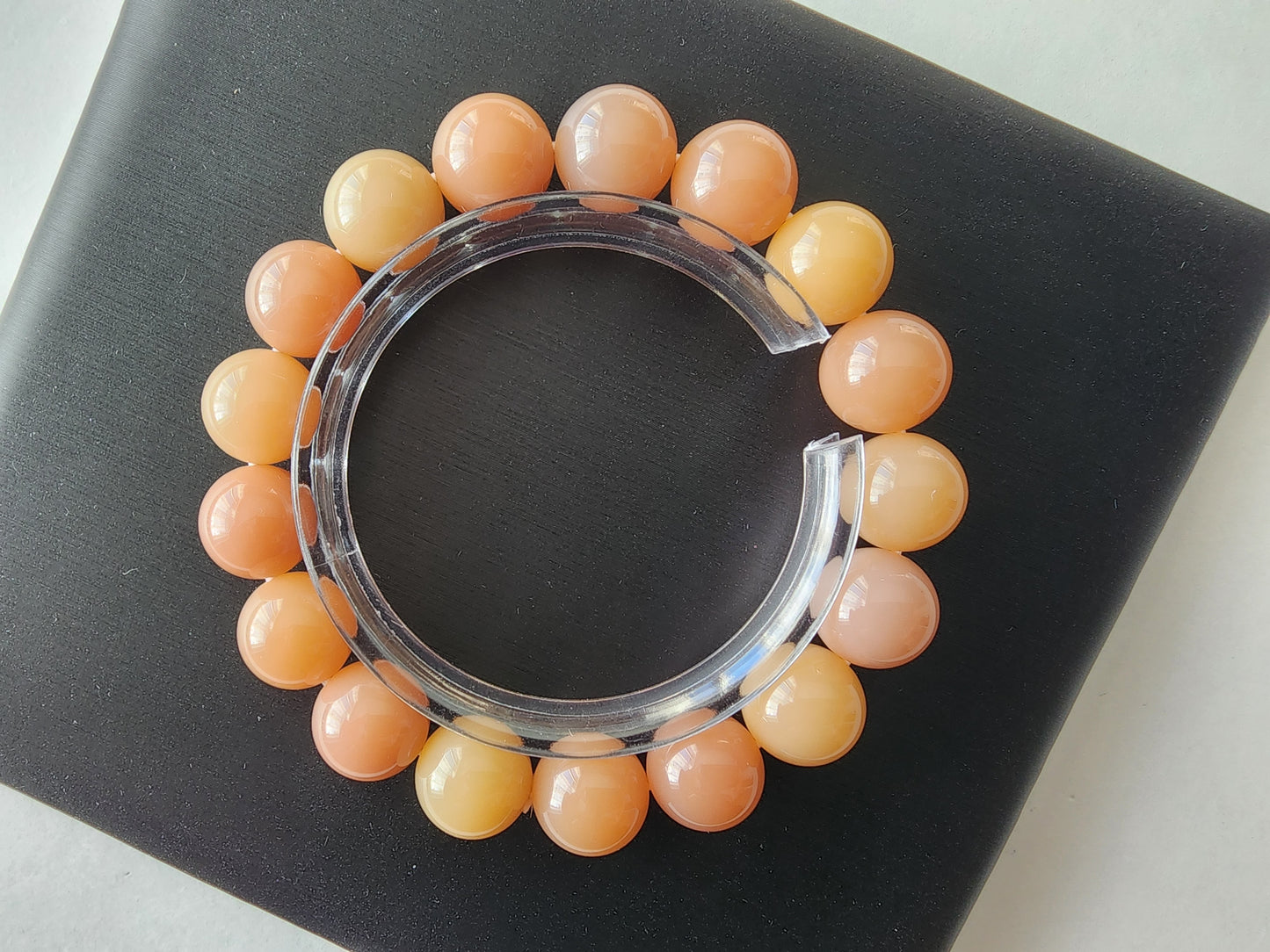 [Bracelet] 12mm Alashan Agate Bracelet - Earthy Elegance for Everyday Wear