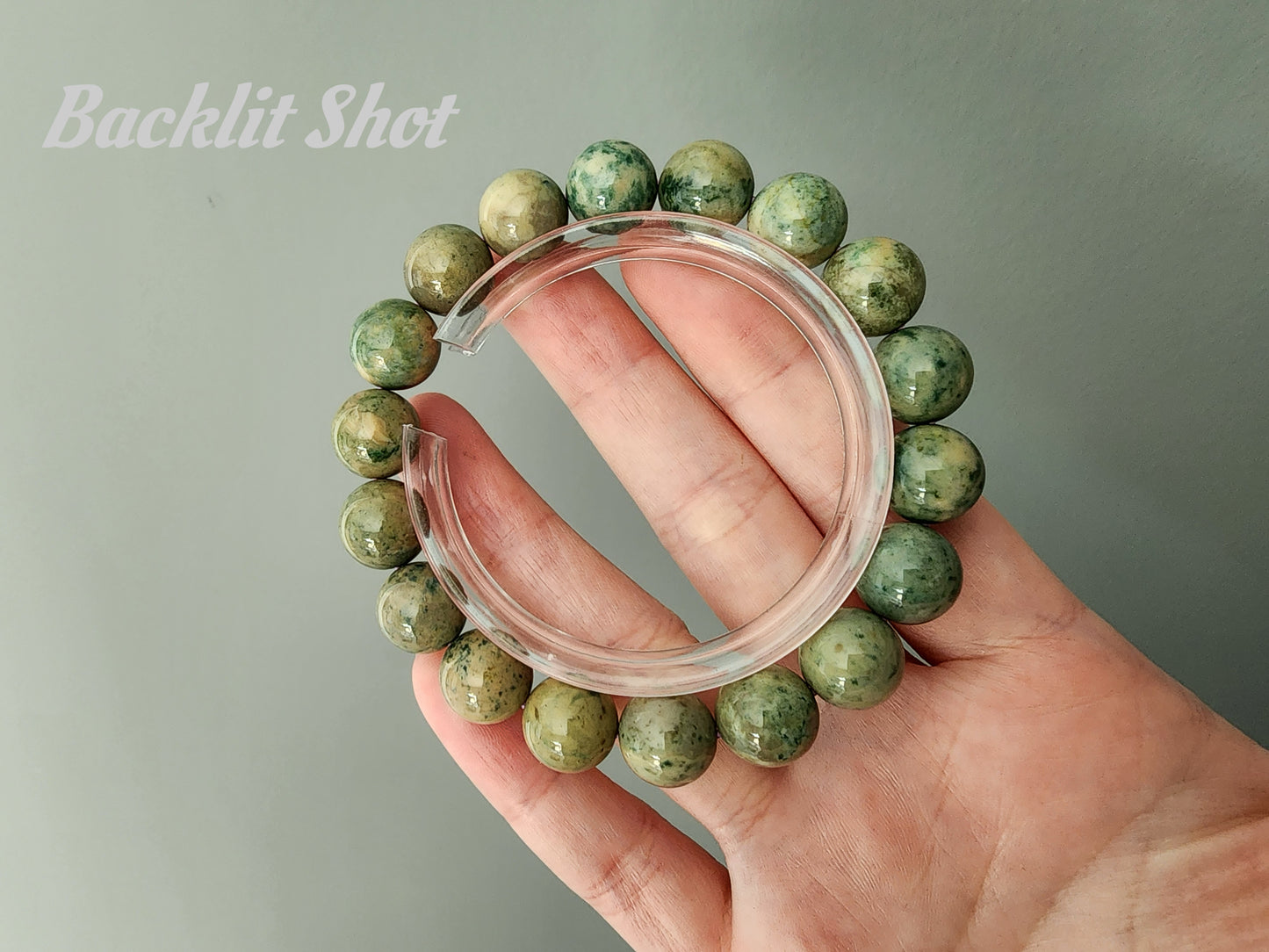 [Bracelet] Handcrafted 11mm Alashan Agate Bead Bracelet - A Touch of Elegance and Tranquility