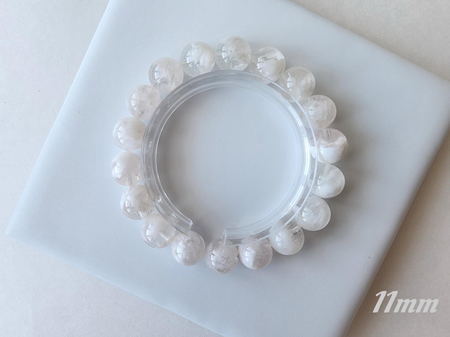 [Bracelet] Your Inner Snowstorm: Calming Round Bead Snowflake Quartz Bracelet