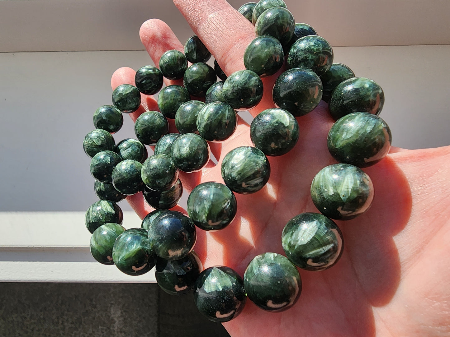 [Bracelet] Genuine Seraphinite 绿龙晶 Gemstone Bracelet: Earth's Energy on Your Wrist