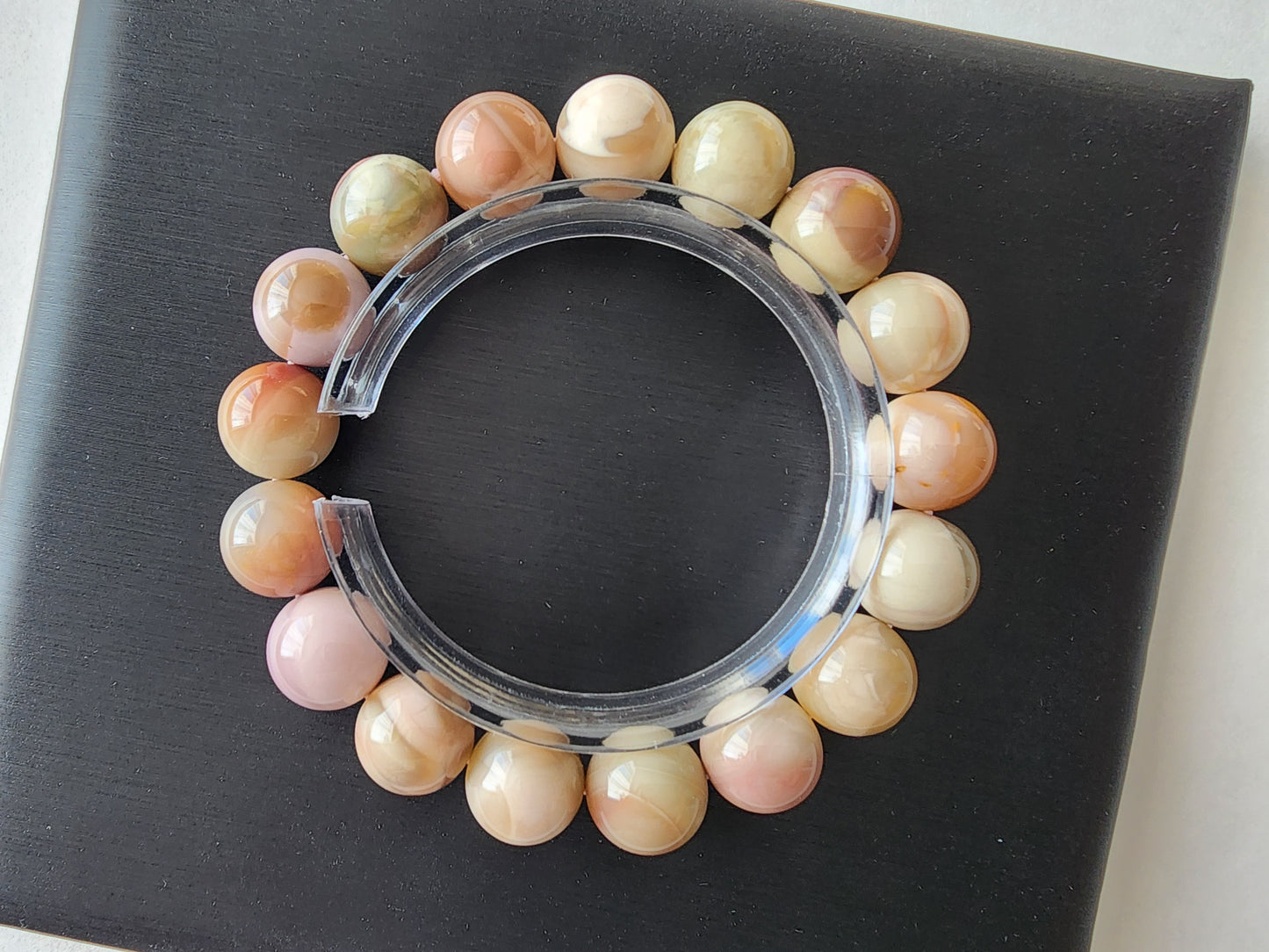 [Bracelet] Radiant Alashan Agate: Handcrafted 12mm Beaded Bracelet