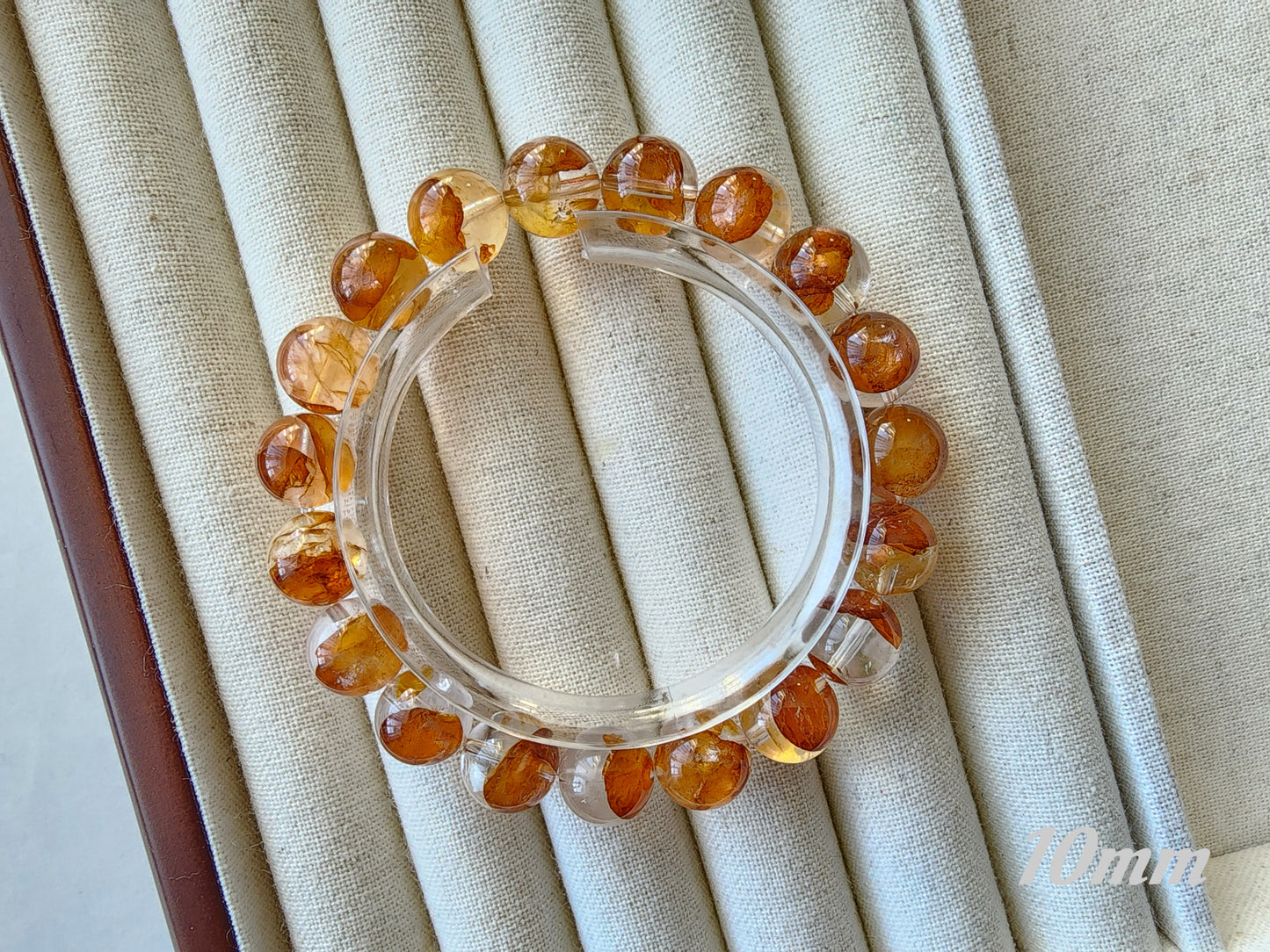 [Bracelet] Golden Healer Hematoid Quartz 蜜蜡胶花 Bracelet