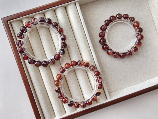 [Bracelet] Oxblood Red Hematoid Quartz 牛血红胶花 Beaded Bracelet