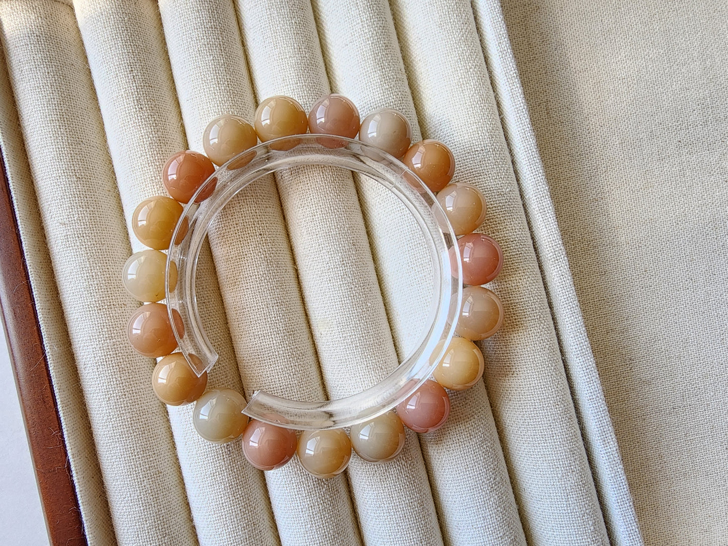 [Bracelet] Elegant 10mm Alashan Agate Beaded Bracelet - Perfect for Every Occasion