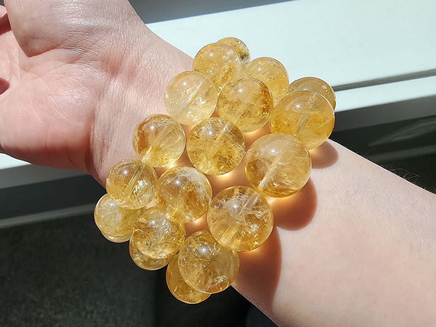 [Bracelet] Sparkling Citrine Bracelet: A Touch of Sunshine for Your Wrist