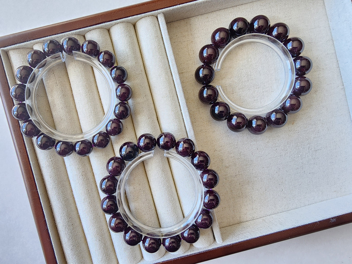 [Bracelet] Stunning Deep Purple Star Garnet 星光石榴石 Bracelet