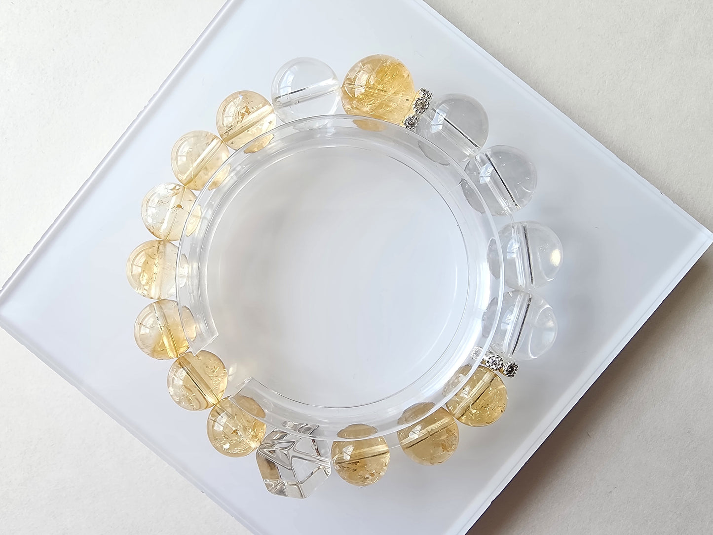 [Bracelet] 10mm Dual-Tone Yellow and Clear Quartz Bead Bracelet - Handcrafted Elegance
