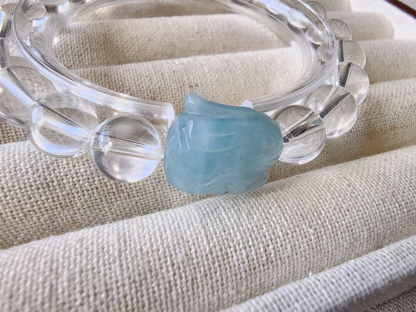 [Bracelet] Handcrafted 8mm Clear Quartz Bracelet with Engraved Aquamarine Rabbit Charm