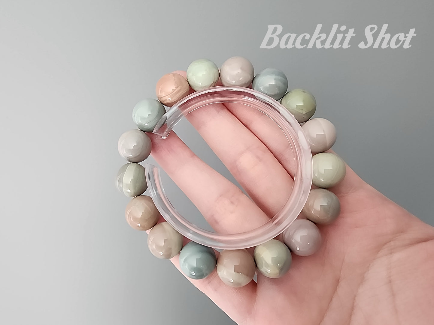 [Bracelet] Handcrafted 12mm Alashan Agate Bead Bracelet - Embrace the Elegance