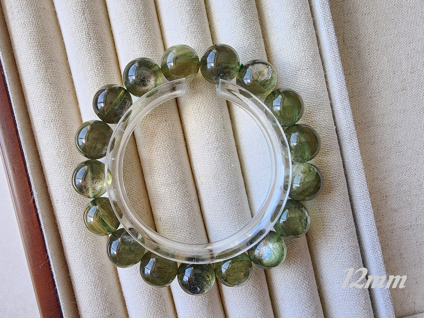 [Bracelet] Elegant Harmony: Handcrafted Green Lithium Mica 绿锂云母 Bead Bracelet