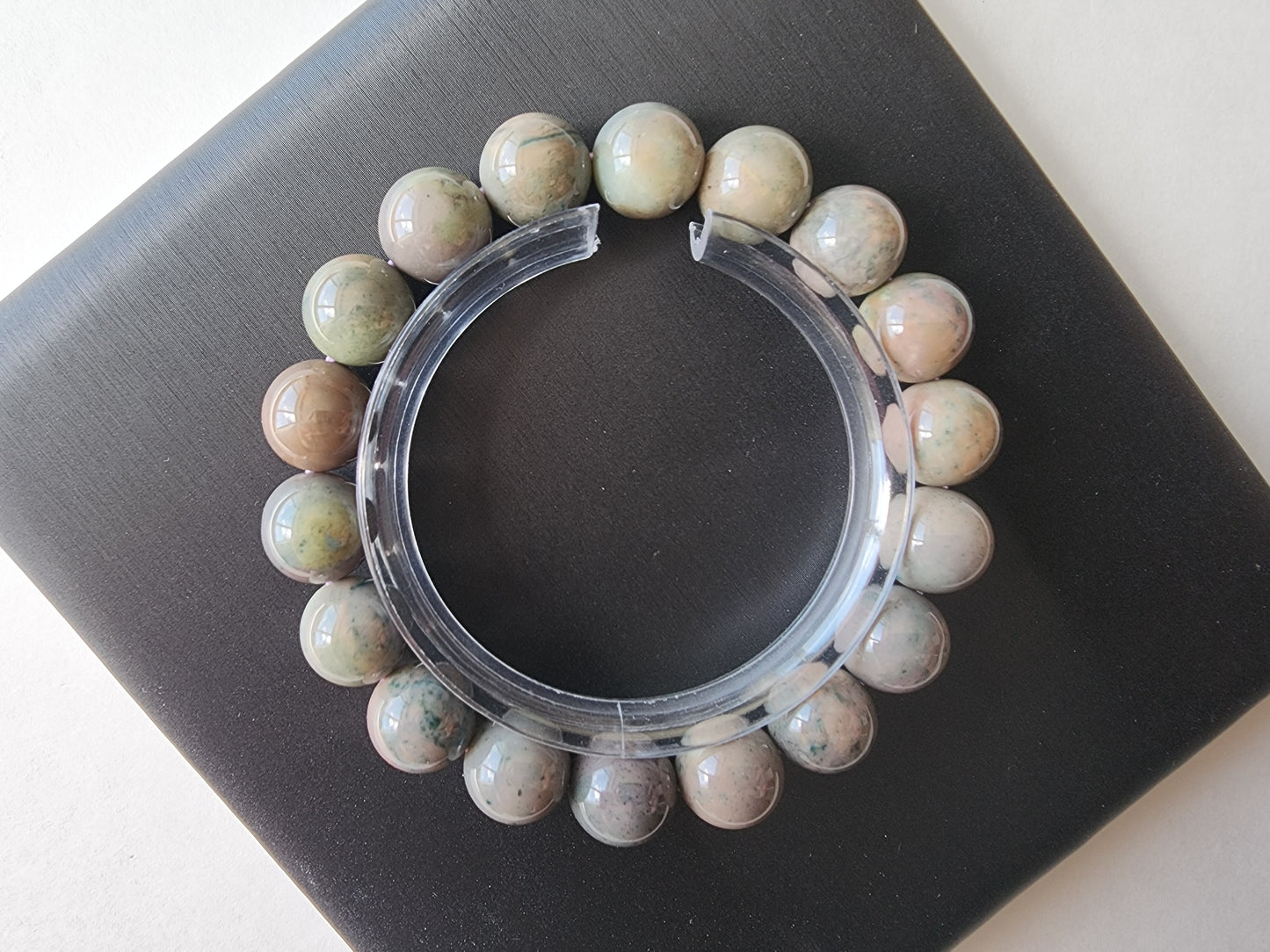 [Bracelet] Multicolored 11mm Alashan Agate Beaded Bracelet - Handcrafted Natural Stone Jewelry