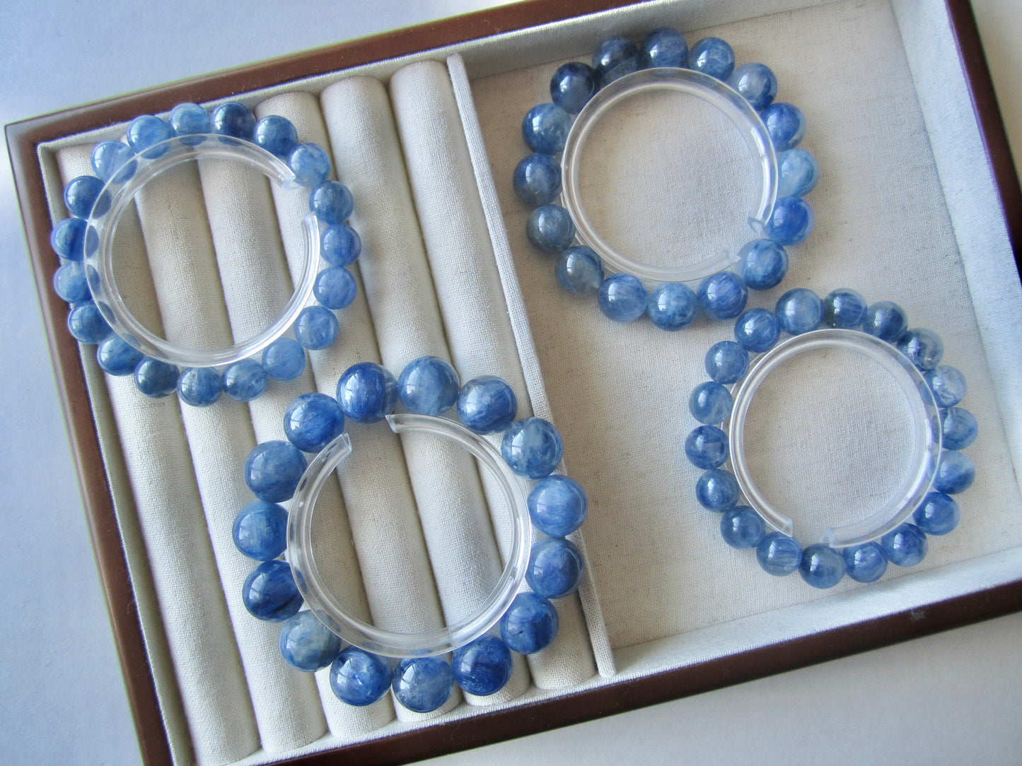 [Bracelet] Natural Kyanite Gemstone Bracelet: Tranquility & Self-Expression